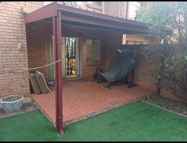 2 BEDROOM PROPERTY TO RENT IN CLUBVIEW